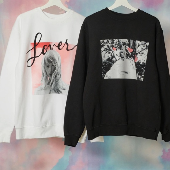 Taylor Swift Lover Sweatshirt 💖 - Picture 3 of 3